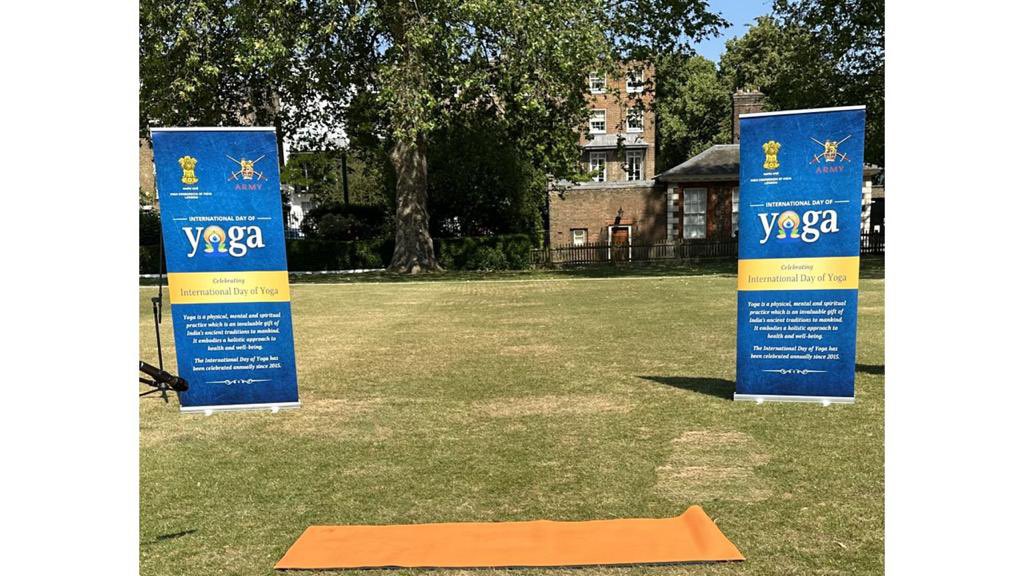 Are you ready for 9th International Day of Yoga at Trafalgar Square on 20th June from 0830am? HC @VDoraiswami practised today with our @BritishArmy @DefenceHQ colleagues in a special session @ Burton Court Complex, Royal Hospital Chelsea. Did you? #IDY2023Countdown #IDY2023