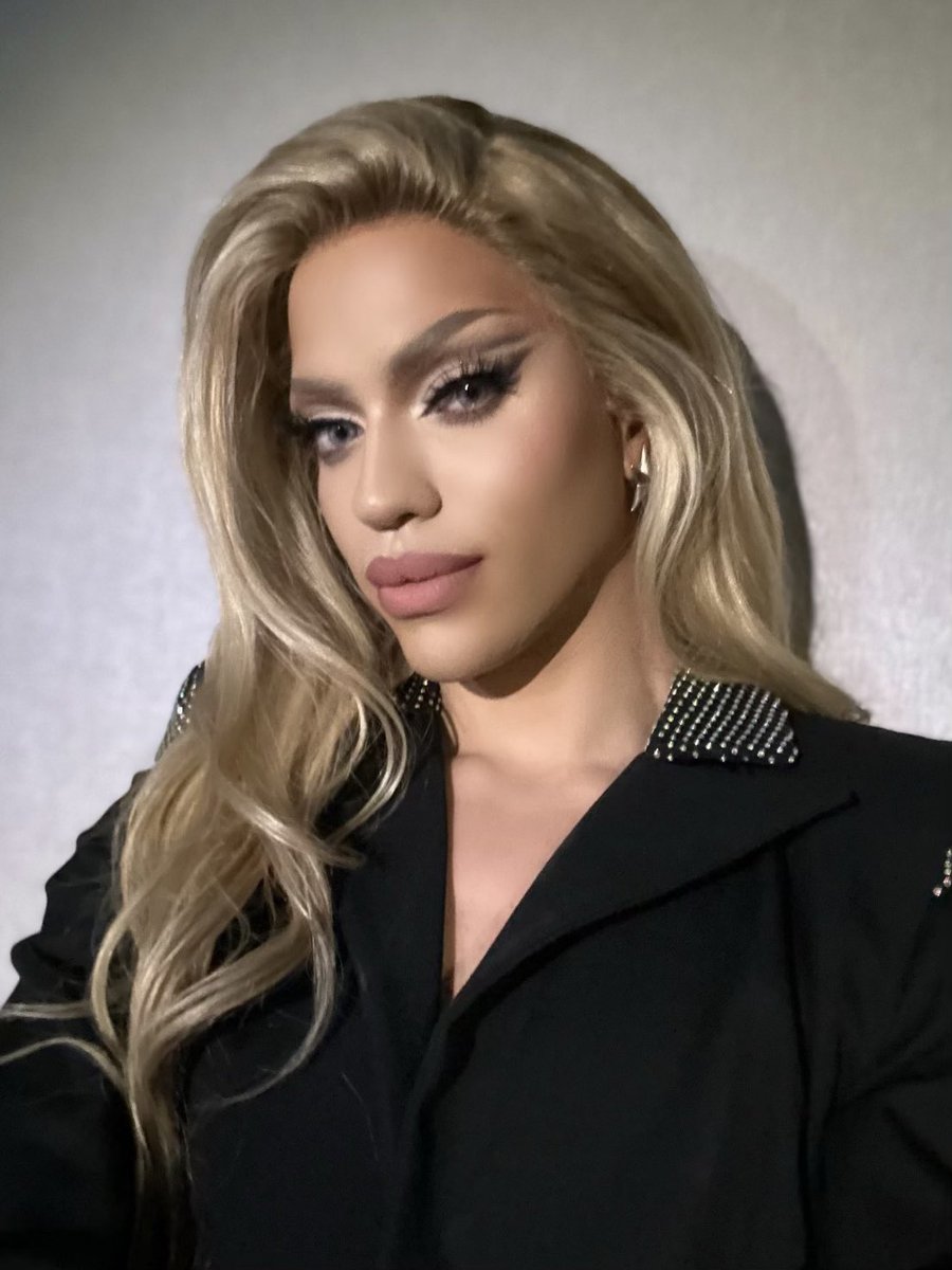 Mugged by <a href="/viktorpeters/">Viktor Peters</a> 🤍