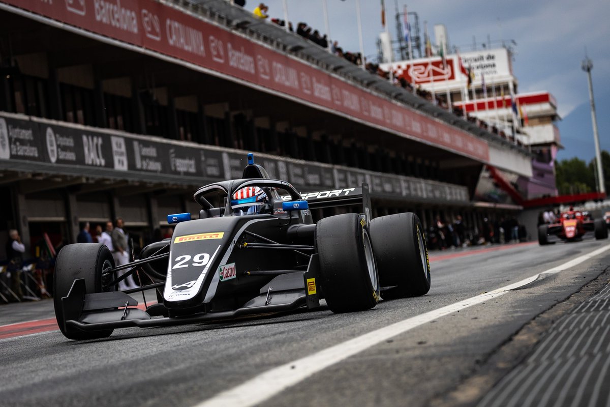 MonoliteRacing's tweet photo. Monolite secured two top-20 finishes in the second round of the Regional by Alpine with Smal. In the first race, Smal finished 17°, before finishing in P19 in the second race. Scionti crossed the finish line in P23 but retire in race 2. Maschio secured a positive 25th in race 1 https://t.co/boHukjwd7L