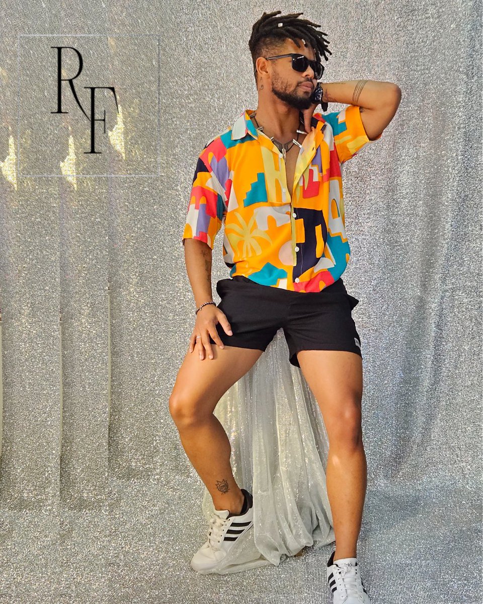 Rofermoda's tweet image. Se você é daqueles que ama estampas e gosta de ousar no visual, a camisa estampada Acapulco Geométrica é a escolha perfeita! Com um padrão geométrico vibrante, essa peça traz personalidade e estilo para qualquer look.