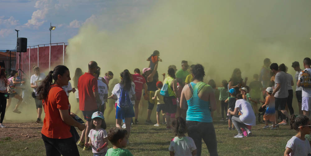 Arrancan las fiestas de <a href="/AytodeCarrascal/">Ayto. de Carrascal</a> con la Pirulí Color Race. Gran ambiente para disfrutar de la música, el deporte y el color.