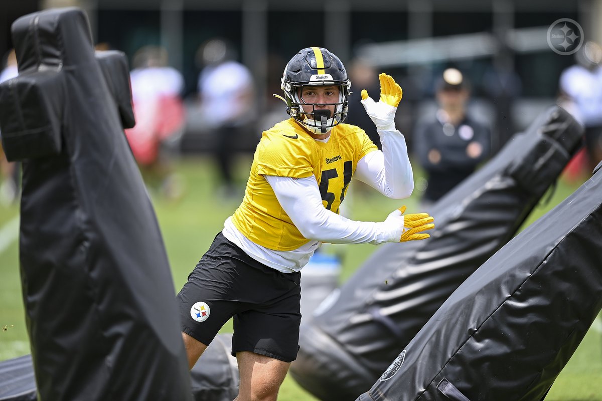 Setting the tone for #SteelersCamp 😤 More 📸: bit.ly/42JNWWY