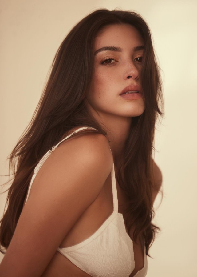 Fyw1WIKXgA4a1_B?format=jpg&name=900x900