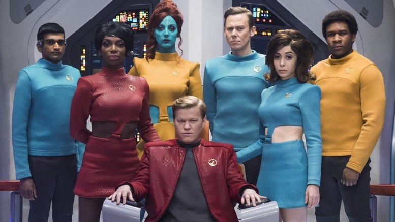 sahbymehalla's tweet photo. France 2 prévoit de proposer une nuit spéciale dédiée à Black Mirror !

Une sélection de 6 épisodes sera diffusée les 3 et 4 juillet :
"Haine virtuelle" (S03E06)
"Chute libre" (S03E01)
"Crocodile" (S04E03)
"USS Callister" (S04E01)
"San Junipero" (S03E04)
"Pendez le DJ" (S04E04). https://t.co/WuAaeWS4k1