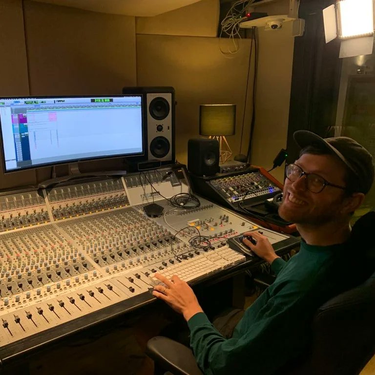 We're thrilled to have been joined by Joy Dunlop, who recorded Scots Gaelic vocals for The Psalms at Solas Sound with Gus Stirrat.