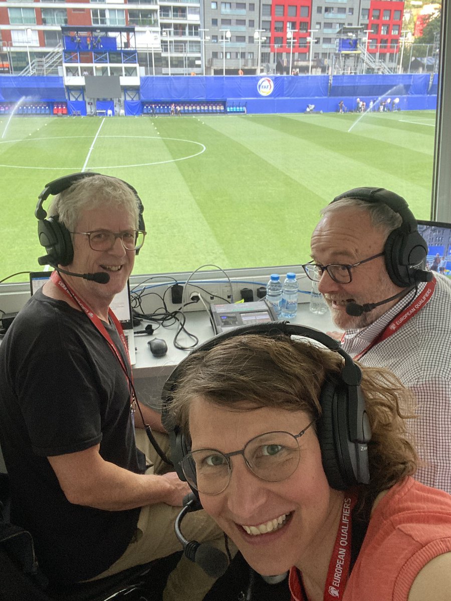 ka_lehmann's tweet photo. Ready für das EM-Quali Spiel Andorra-Schweiz live ab 20.45 Uhr auf SRF3 zusammen mit meinen Lieblingskollegen @MarcelMelcher und @peter_schnyder #hoppschwiiz🇨🇭 https://t.co/jEfo9PoZfW