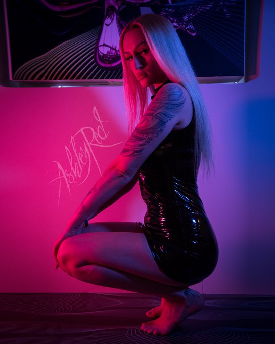 New Instagram is online 😈🔥🥰 https://t.co/7JnOhTb04d https://t.co/slIeI4RsTh