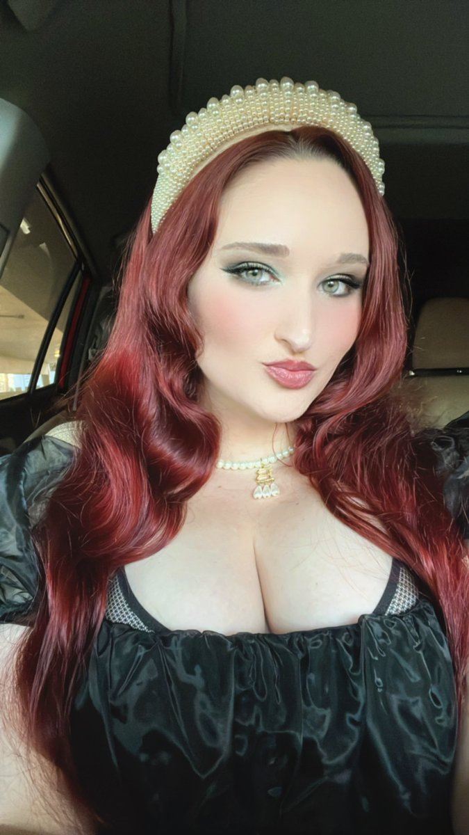 Alexandria the Red on Twitter: "🤍"