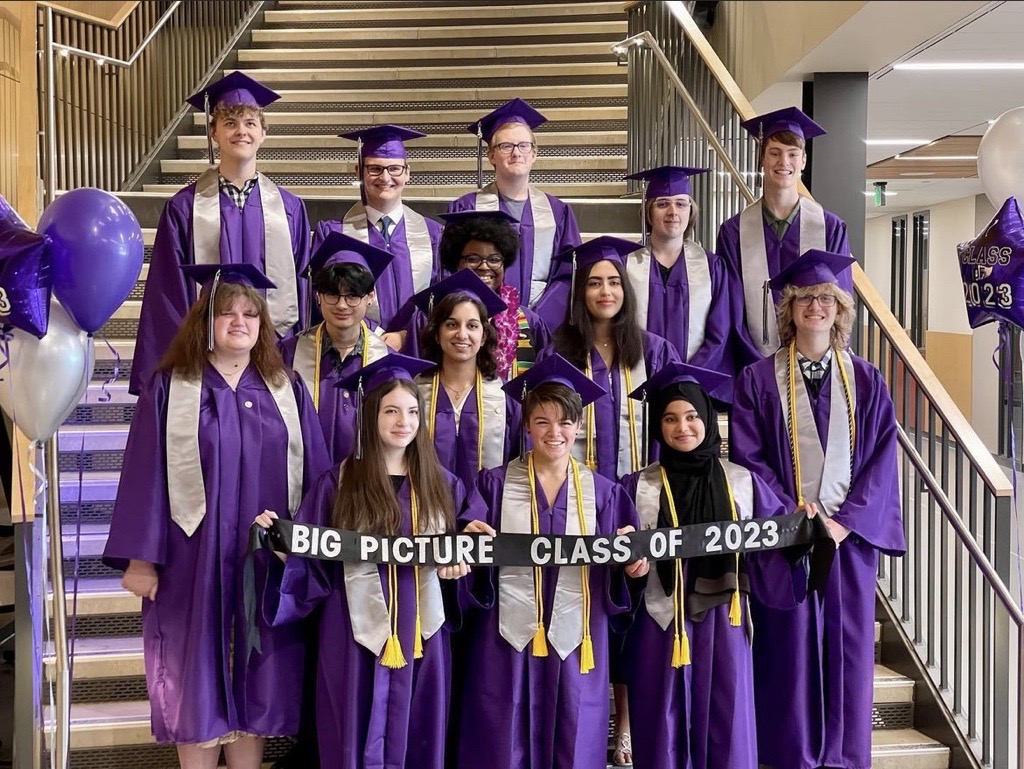 TheBSD405's tweet image. Congratulations, Bellevue Big Picture Class of 2023! We love you and are so proud of you!! 💜🖤 

#Gradutation #Classof2023 #BSDClassof2023 #BigPictureLearning #WeAreBellevue @kellyaramaki @bigpiclearning