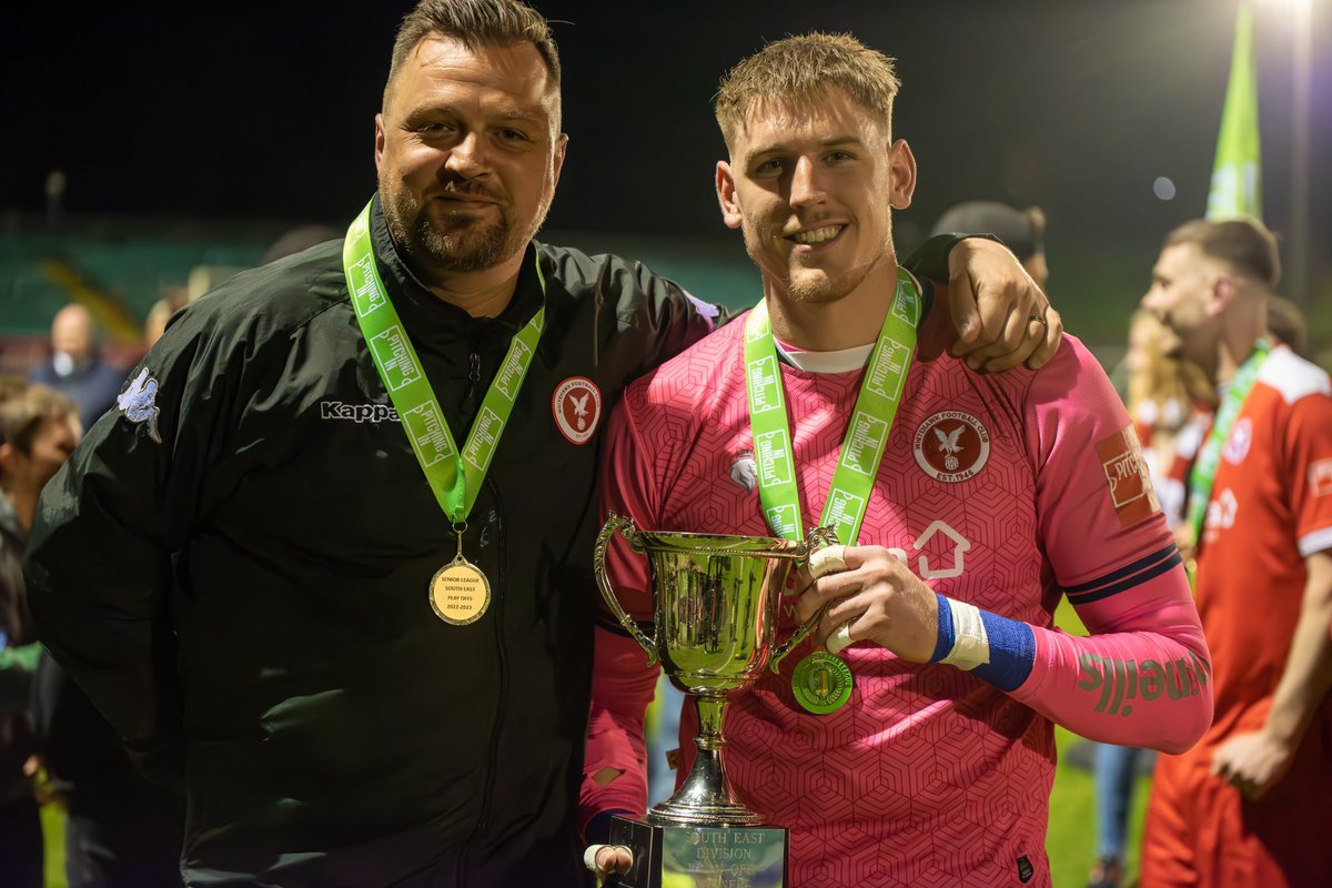 GK Union 𝐒𝐓𝐀𝐘𝐒 🧤

We are delighted to announce that goalkeeper Luke Glover and GK coach Steve Harman will remain at the club. ✍️