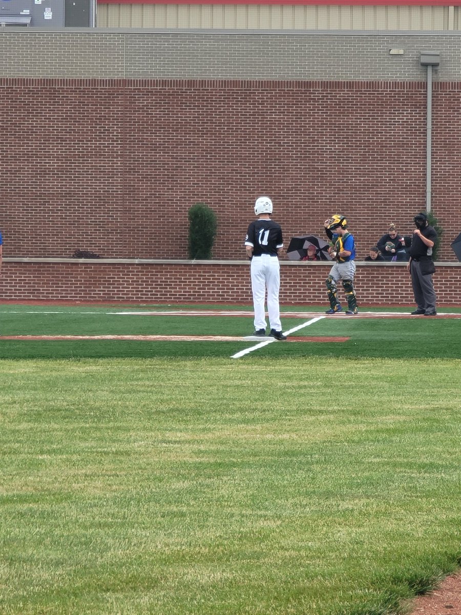 Avery_Thomas06's tweet photo. Another great game with @WowFactorOHV. Really loving being a part of this team this season! #Nation #classof2024 #baseball https://t.co/TXzudq7PKI