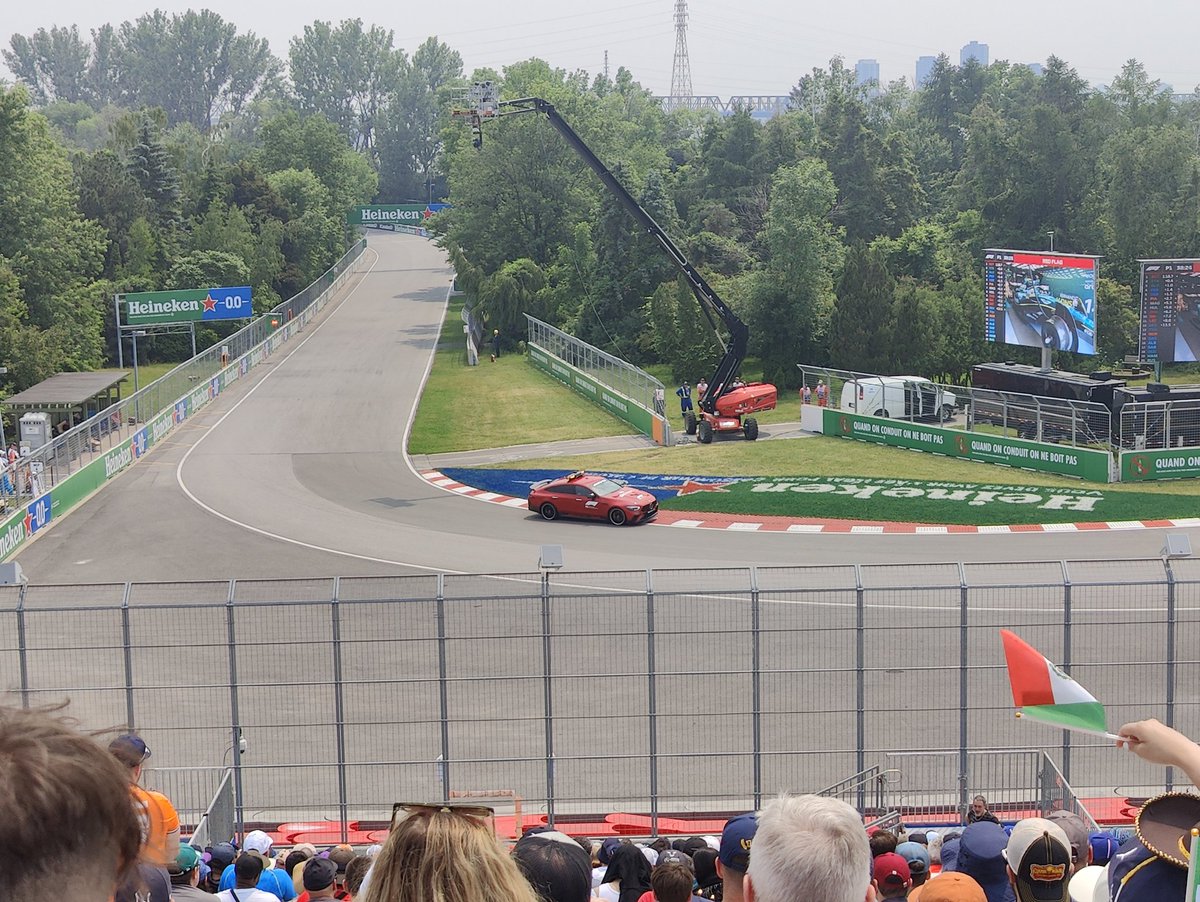 graeuk's tweet image. Bored in Montreal #redflag #getonwithit @F1 #CanadianGP