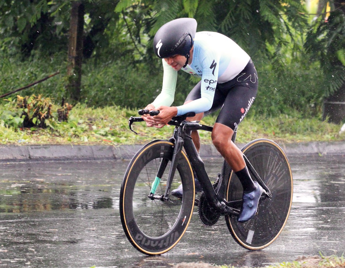 Miguel Ángel López fue el más rápido en el inicio de la <a href="/Vueltacolombia1/">Vuelta a Colombia 75 años #VColombia2025</a>, en la que logramos además el segundo lugar con <a href="/fabioaduarte/">Fabio Duarte</a>. 

El equipo hizo un gran esfuerzo, todos terminaron en el Top 12. Impresionante 🔥

#VivaMedellín 💙