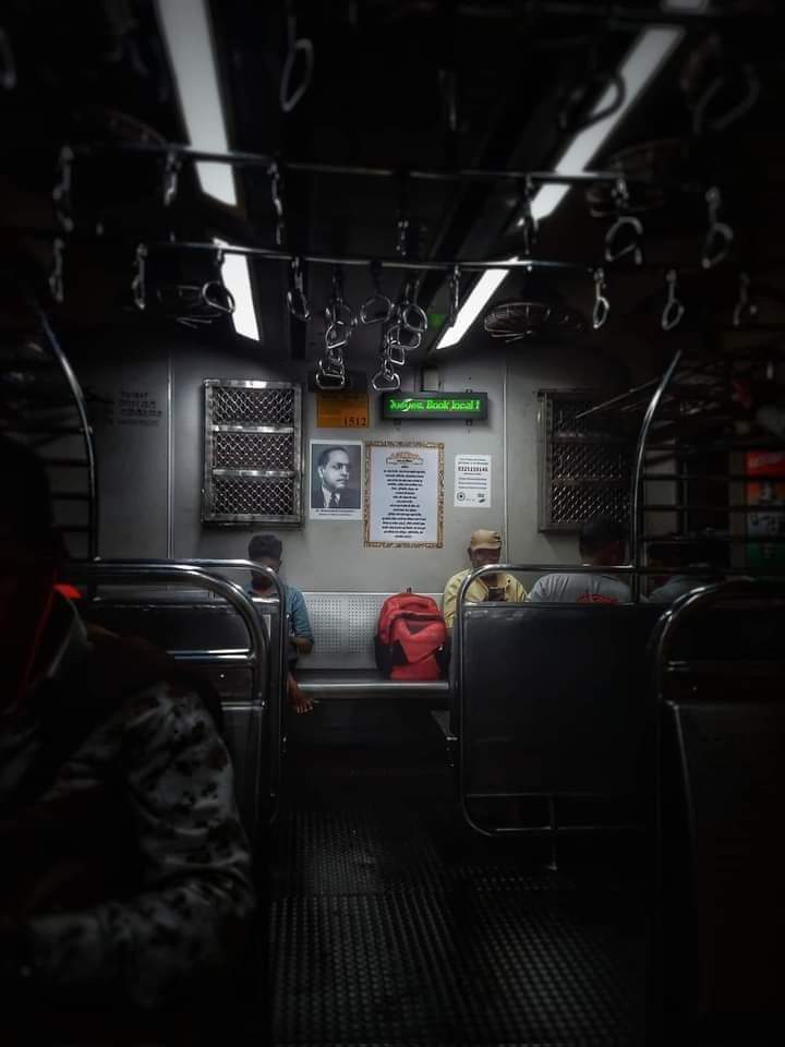 sachinsawant92's tweet photo. #Local_Train
#Mumbai...
❣️ WeAreBecauseOfHeWas ❣️
🙏भारतीय संविधान🙏 https://t.co/7cUbQRwern