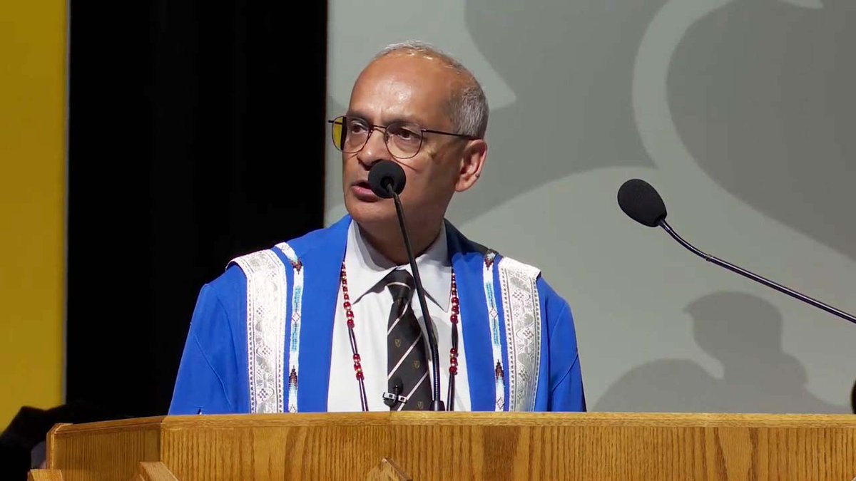 We are honoured to incorporate a number of new Indigenous elements into #UWaterlooGrad convocation this spring. 
#UWaterlooTraditions #UWaterlooProud