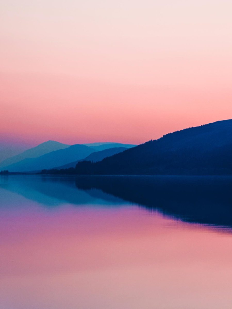 Sunsets in #Scotland are something else! 😍💓 Let's see your best sunset snaps! 🤳

📍 Loch Lochy, #Highlands 📷 IG/theyorkshirewanderer #ScotlandIsCalling