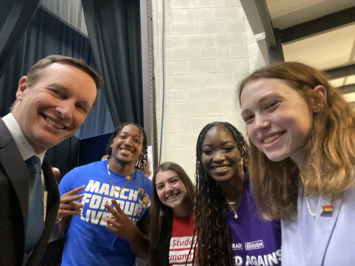 Backstage with this amazing group of young leaders as we are about to welcome ⁦<a href="/POTUS/">President Donald J. Trump</a>⁩ on stage here in Hartford to close out the National Safer Communities Summit.