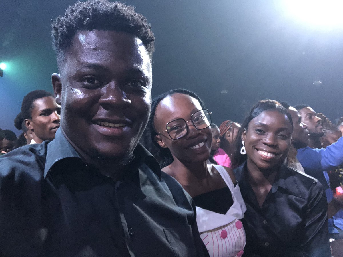 Ogoloma_daniel's tweet image. Live at the #TheMove #preyeodede #norestrictions #danielogoloma