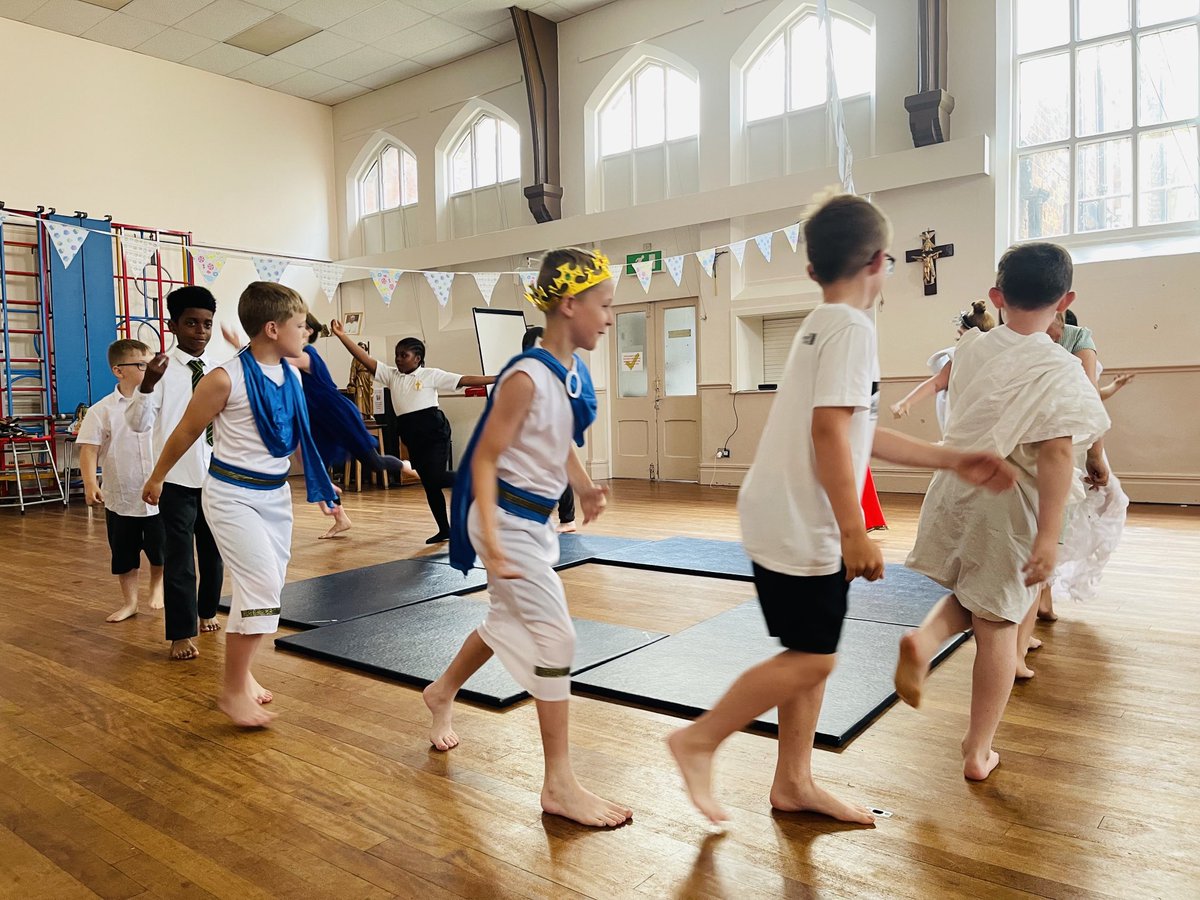 StJosephsSK1's tweet image. Lots of fun today in Year 3/4 for Ancient Greek Day! #historyisfun