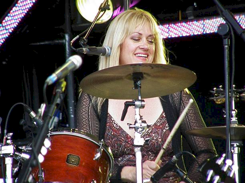 Happy Friday, friends -- hope your weekend is bangin'!
🥁

#FridayFeeling #bangles #thebangles #Iconic #drummerlife @DebbiMPeterson