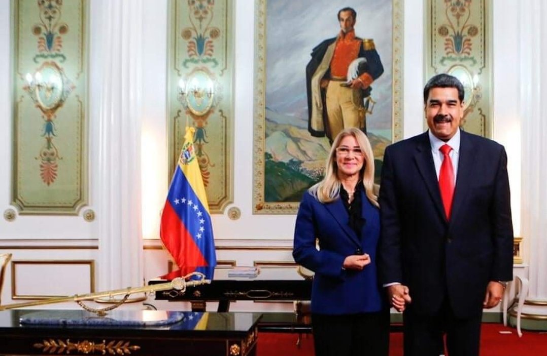 🇻🇪 Cilia Flores no es solo Primera Dama, también es Abogada y Diputada a la Asamblea Nacional de Venezuela y fué: 🔸Miembro de la Asamblea Nacional Constituyente de 2017 🔸Procuradora General de la República 🔸Vicepresidenta del PSUV 🔸Presidenta de la Asamblea Nacional 🇻🇪