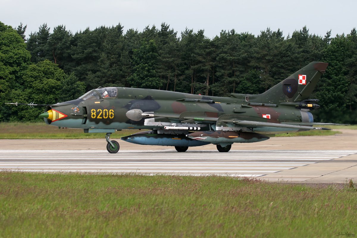 johnhiggins777's tweet photo. Fitter Friday, taken 18 years ago today. My first outing with @ScottyRathbone too. What a base that was, so glad I made the effort to do both the Lonecat fitter deployments in 2004 and 2005 #aviation #aviationphotography #su22 #fighterfriday #fitterfriday #polishairforce #7elt https://t.co/Mbj6bkxhYJ