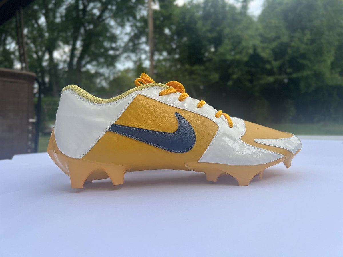 Gameday Custom Cleats tweet media