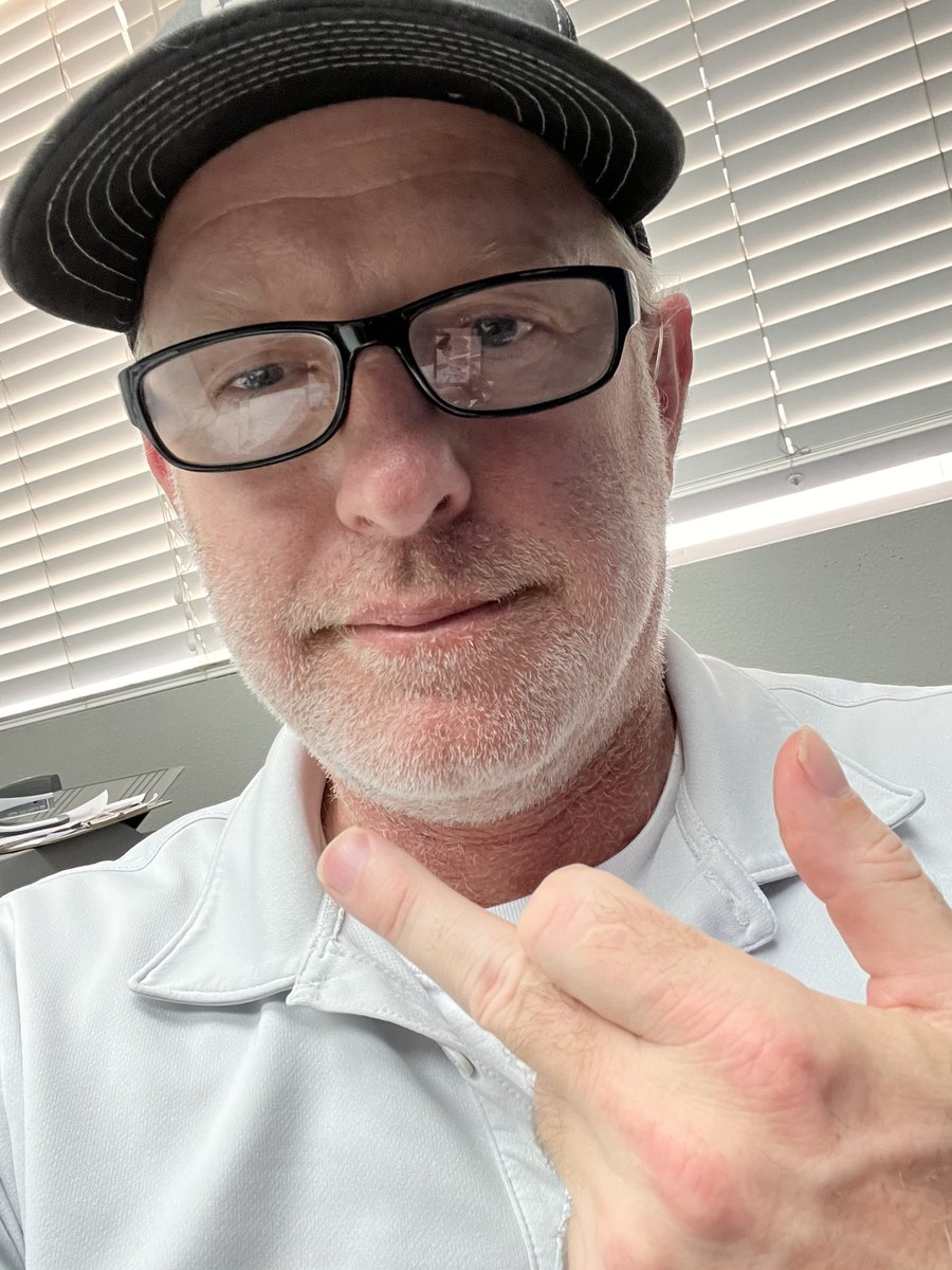 Gunther Eagleman™ on Twitter: "Happy Friday to all you liberal Twitter trolls!! 🖕🏼"