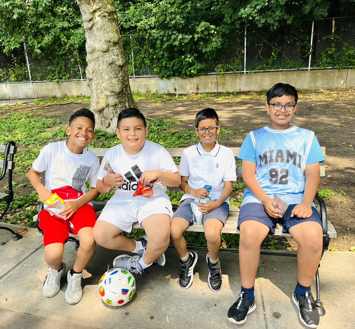 The 5th Grade @PS66JKO had the best field day ever!! We are so excited for stepping up next week! @5th66 🔴⚪️🔵 #makingmemories #friendsforever 🔵⚪️🔴