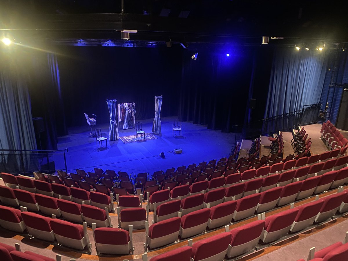 We’re in Ireland! 🇮🇪 <a href="/RiversideUlster/">Riverside Theatre</a> <a href="/HotbuckleProds/">HotbuckleProductions</a>