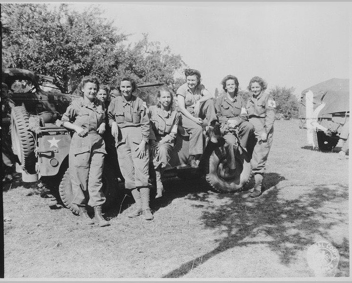 'Nurses of a field hospital who arrived in France via England and Egypt after three years service.' Photo from the National Archives #histmed #historyofmedicine #histnurse #historyofnursing #WW2 #militarymedicine #pastmedicalhistory