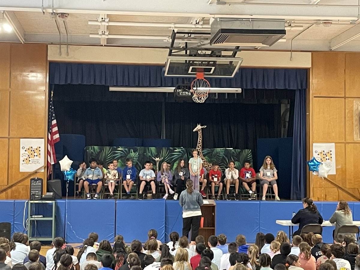 The RVS grades 3&4 Spelling Bee is underway. Good luck to all contestants. #Hazletproud #RVSgetsitdone