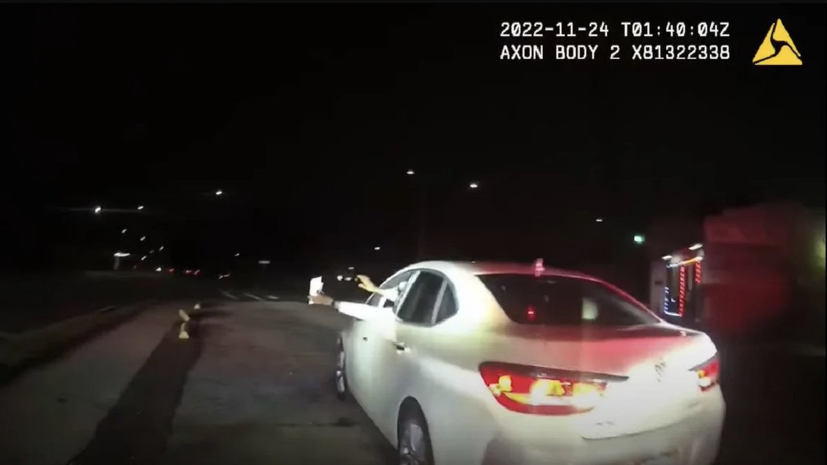 InsideEdition's tweet photo. Florida Cop Repeatedly Accused of Racism and Violence in State Battling Tarnished Public Image. @DeborahHasting8 has the story 🧵: https://t.co/oVvnfV0mph