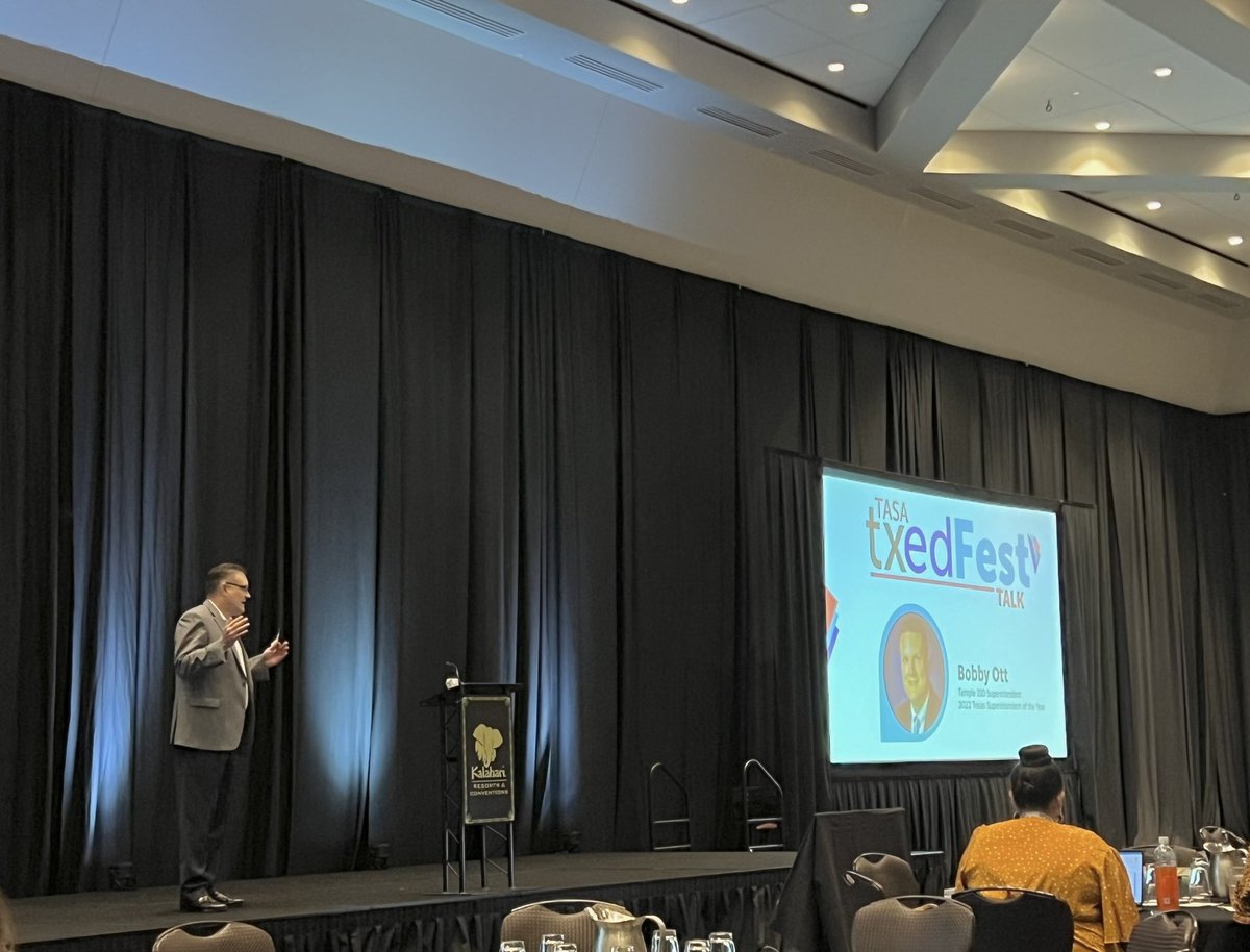 DrMattGutierrez's tweet image. TX 2022 Superintendent of the Year @OttTempleISD starting today with words of inspiration. #txedFest 
“Protect your passion!” 

1. Kids are always paying attention (for supts everyone is paying attention).

2. Just because the light bulb doesn’t turn on when you want it to…