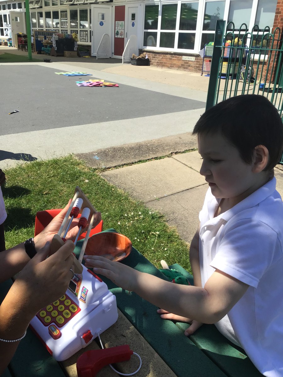 easterside_a's tweet photo. We have been practising counting doubles this week. Today we used our knowledge of doubles to count out the pennies to buy an ice pop. They were delicious!😋 ☀️ 🍦 #EastersideEarlyYears #EastersideMaths https://t.co/S643guCWNr