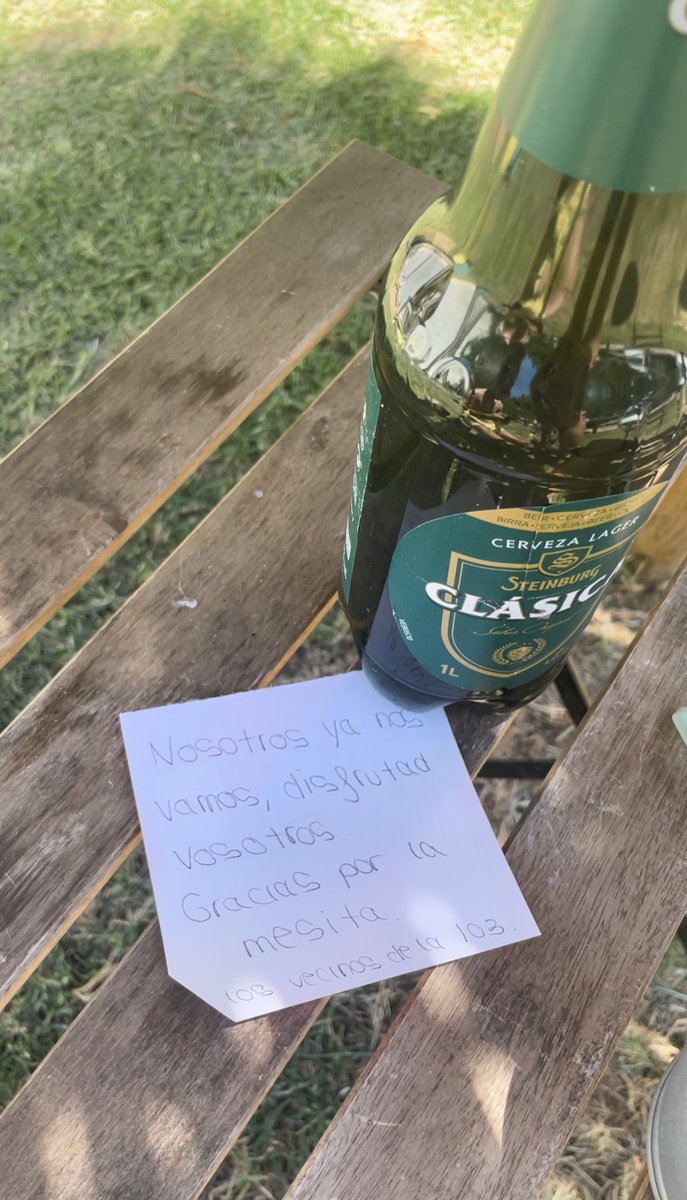 LauraR264's tweet photo. Necesitamos ayuda. Queremos encontrar a una pareja que se hospedó en el tipi 103 en el Kampaoh de Valdevaqueros. Nos dejaron esto antes de irse pero no pudimos despedirnos ni darles las gracias. Difundid porfi :)🫶🏼 https://t.co/6wKe3sNGzL