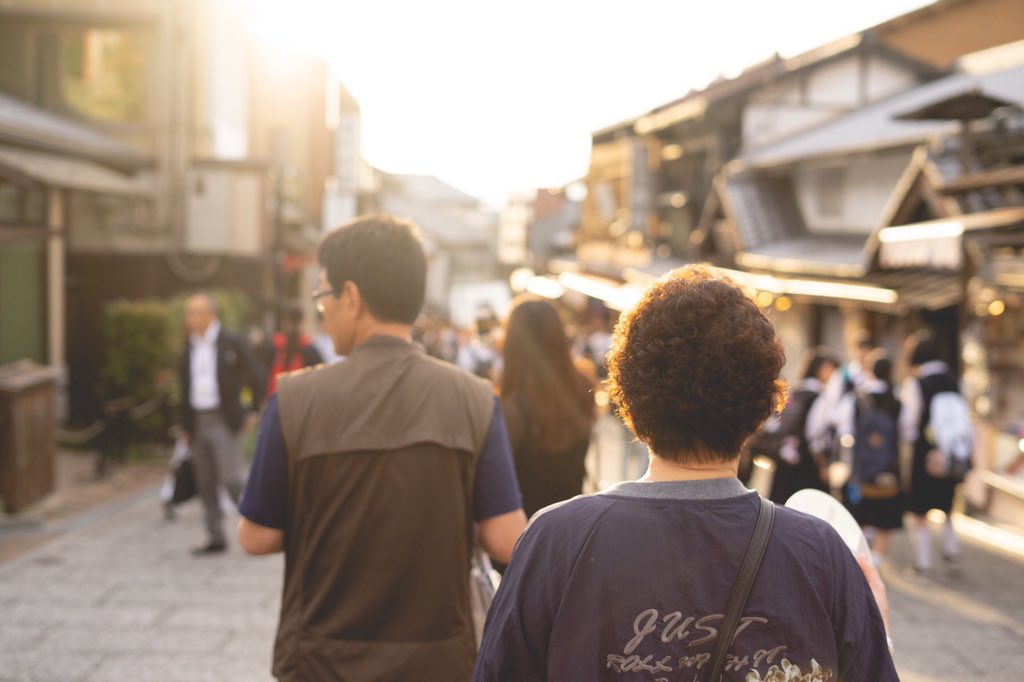 thebatt_'s tweet image. photo by 옹성우 📸

ชอบที่พี่องมักจะเดินอยู่ข้างหลัง ซึมซับบรรยากาศเมืองที่ไป ถ่ายนู่นถ่ายนี่ไปเรื่อย แล้วถ่ายผู้ร่วมทริปจากข้างหลังแบบนี้ ทั้งทริปเกียวโตกับครอบครัว ทริปอาเจนกับซอนเบนิม น่ารักมากๆ เป็นสวีทบอยที่สุดเลย

#SeeOngSoon (-16) ♡