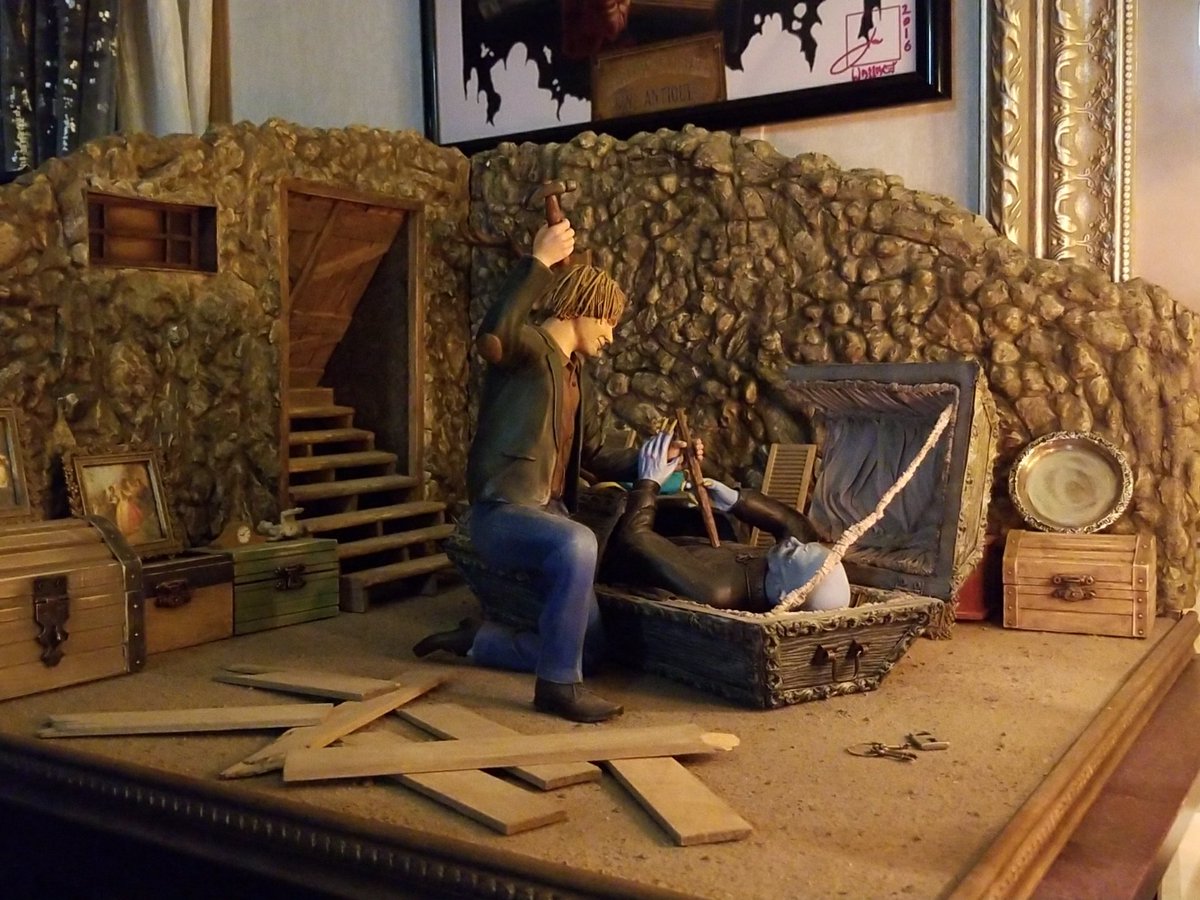 alucard8791's tweet photo. "salem's lot"
#tobehooper #movie #art #diorama by #alanwarner https://t.co/ddOKsg6lkx