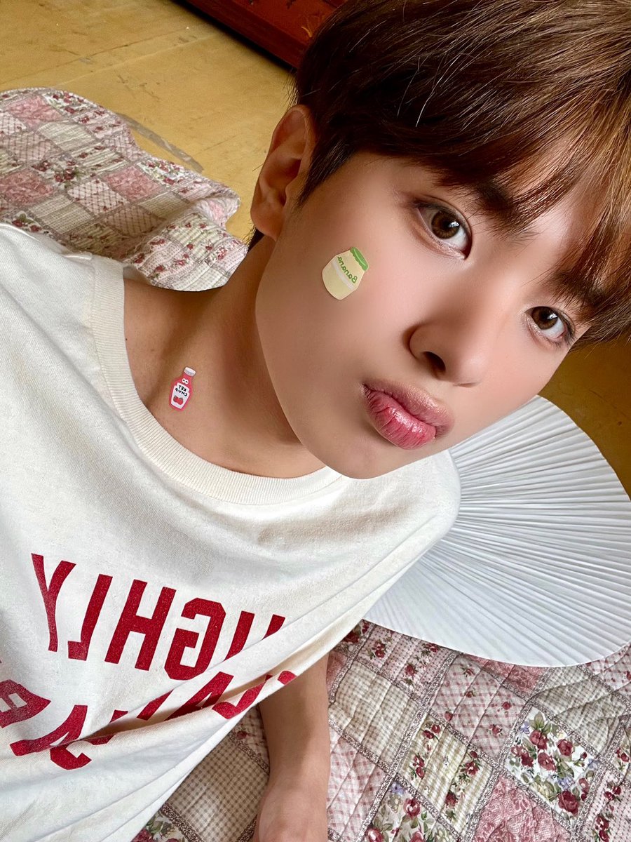 [#류준민]
사탕 주세요!!🍭

#ATBO #에이티비오
#RyuJunmin