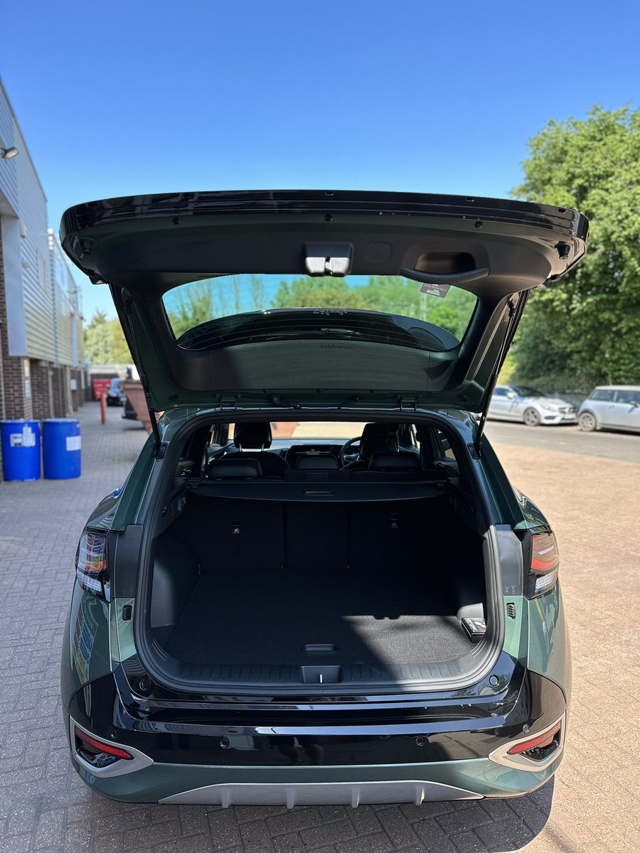 ***New Stock in *** 
Snap up a summer sizzler with our new stock of Kia Sportage Gt-line SUV cars.

These cars have a high level of spec and boast a class leading boot space! Perfect for a staycation! 
Book online palmerandmartin.co.uk