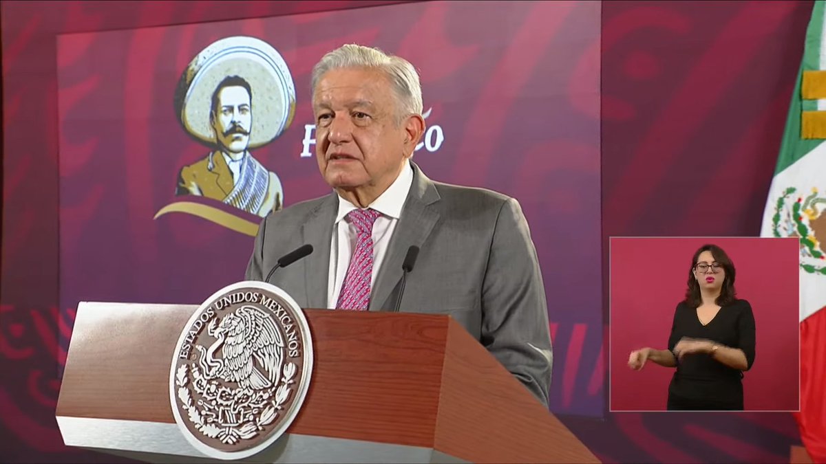 El_Universal_Mx's tweet photo. 🚨#ÚltimaHora AMLO anuncia que Alejandro Encinas se queda como encargado de Gobernación, tras la renuncia de Adán Augusto López; dice que están pensando quién será el titular de Segob https://t.co/NuZvN2cYBY https://t.co/DrEDq8eFSM