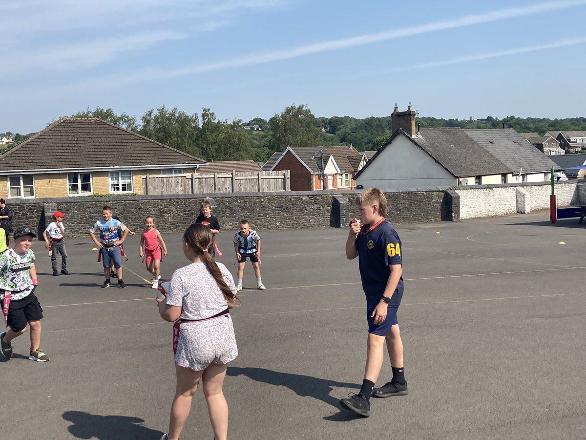 newbridgepe's tweet photo. Well done to our Year 9 GCSE PE pupils Gethin, Bobby and Sully delivering rugby to our feeder primary school @pentprimary this morning👏 https://t.co/uh4P7lJl6U