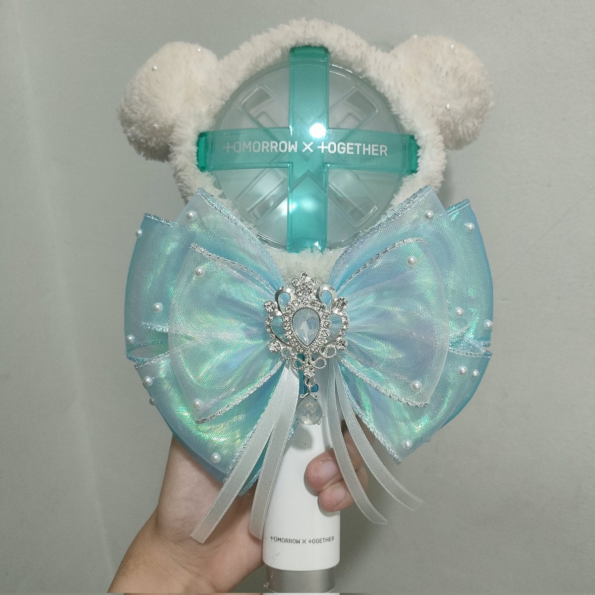 pixieecloset's tweet photo. wts lfb #pixieeribbons
LIGHTSTICK RIBBON🎀
✧⁠*~ for moabong / txt lightstick

✧280 pesos each
✧240 without gem/jewel
✧mop: PAYO(Gcash)
✧mod: direct ggx, lazada co, grab express/lalamove(sdd)

pls help rt, thank u^^
batch 2 ribbons https://t.co/xKGFXwtK2l