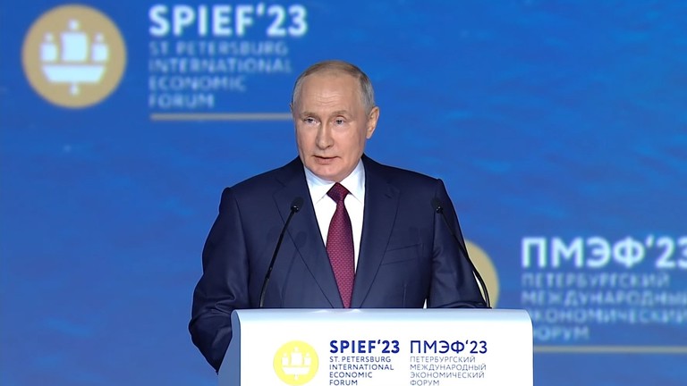 #SPIEF2023 | ‘Ugly’ neocolonial system is dead – Putin

A new multilateral world order is inevitable, the president stated

on.rt.com/ce3n