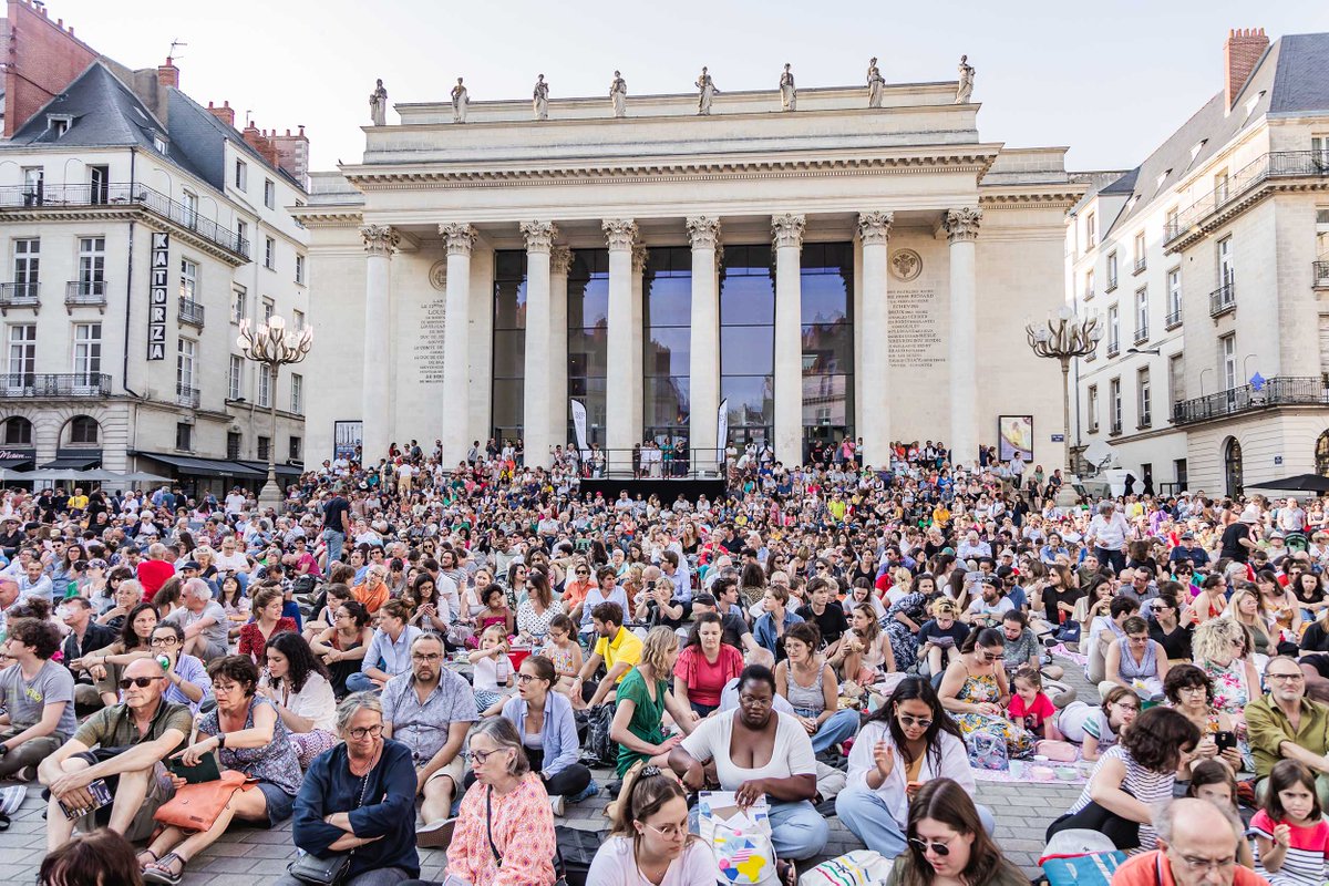 ANOpera's tweet photo. #OpéraSurÉcrans | Plus de 8000 personnes sont venues assister à la retransmission de “L’Élixir d’amour” à #Angers, #Nantes, #Rennes et en @regionbretagne et @paysdelaloire. Un grand merci ! 🙏

À l’année prochaine ! ✨
 
#CultureAngers #Nantesfr #Operapourtous https://t.co/H60Rgpqbxa