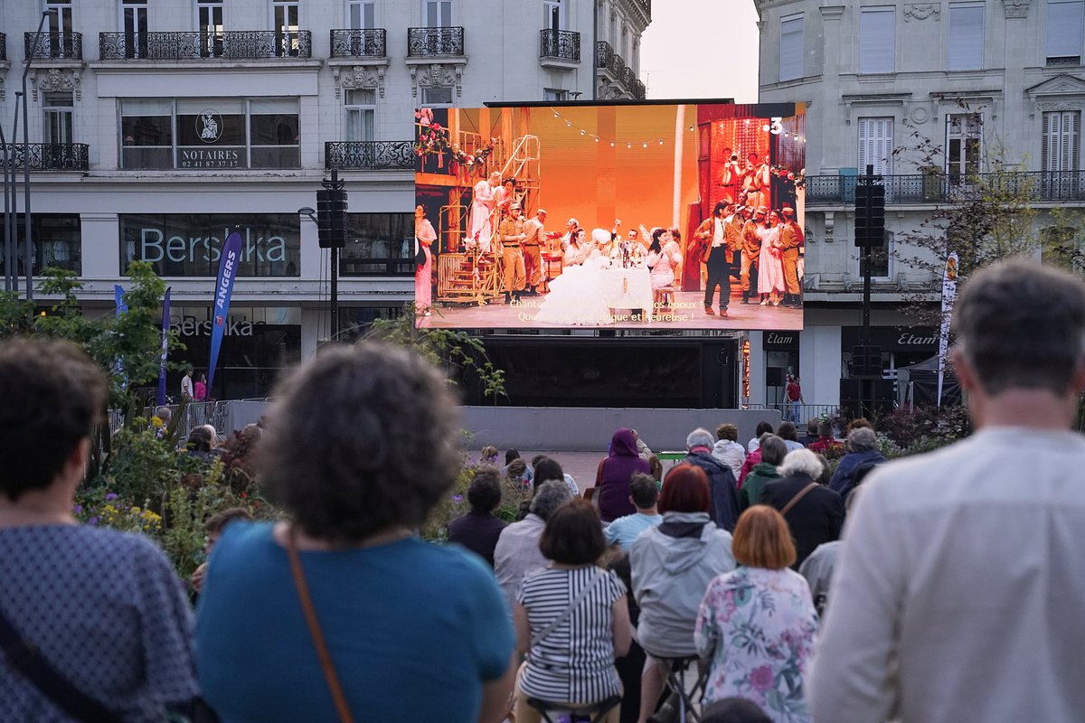 ANOpera's tweet photo. #OpéraSurÉcrans | Plus de 8000 personnes sont venues assister à la retransmission de “L’Élixir d’amour” à #Angers, #Nantes, #Rennes et en @regionbretagne et @paysdelaloire. Un grand merci ! 🙏

À l’année prochaine ! ✨
 
#CultureAngers #Nantesfr #Operapourtous https://t.co/H60Rgpqbxa