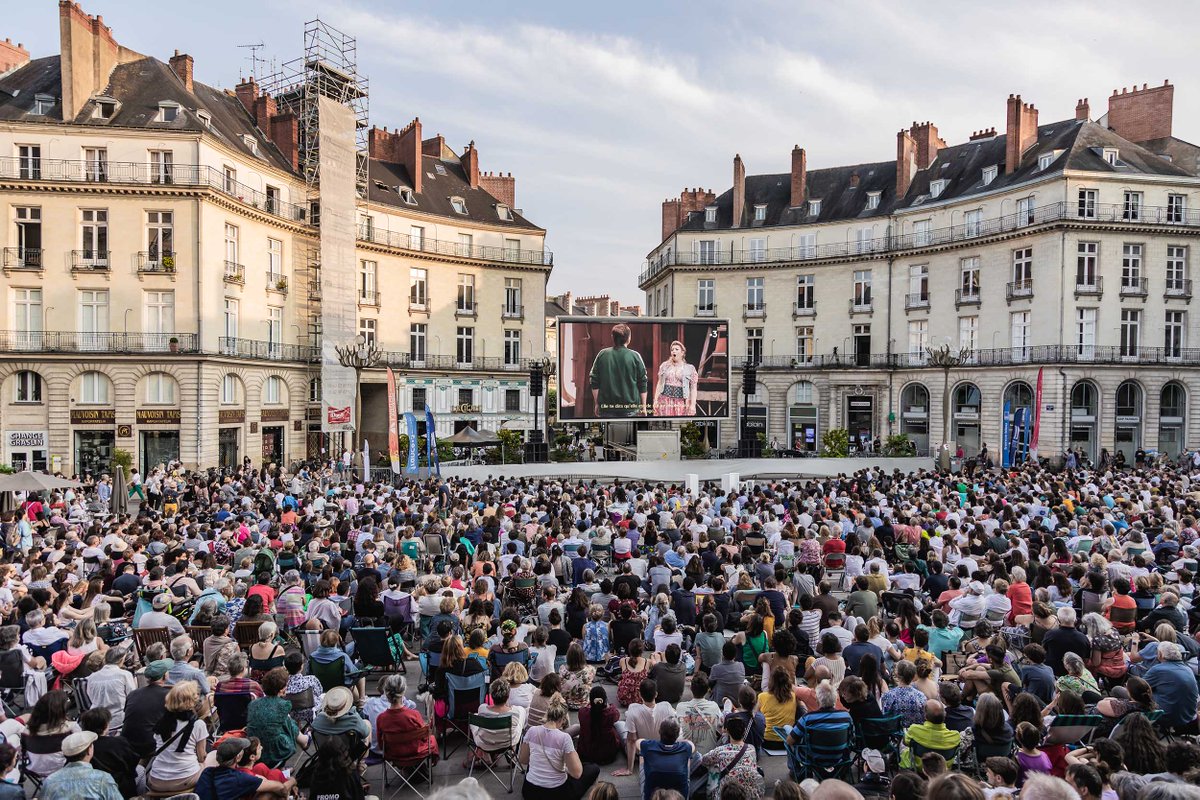 ANOpera's tweet photo. #OpéraSurÉcrans | Plus de 8000 personnes sont venues assister à la retransmission de “L’Élixir d’amour” à #Angers, #Nantes, #Rennes et en @regionbretagne et @paysdelaloire. Un grand merci ! 🙏

À l’année prochaine ! ✨
 
#CultureAngers #Nantesfr #Operapourtous https://t.co/H60Rgpqbxa
