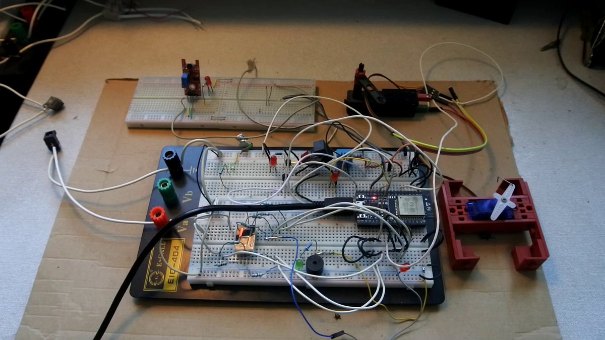 hvniekerk's tweet image. Video #111 youtu.be/aCIMePwP4a4 on my #ESP32, using the C language, trying a servomotor and a fischertechnik motor using #pulsewidthmodulation via the ESP-IDF tool.  Support: patreon.com/hvniekerk paypal.me/hvniekerk ko-fi.com/hvniekerk