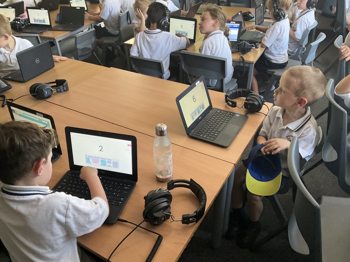 FPS_Computing's tweet image. Reception used Purple Mash for the first time to practice typing numbers. 😃1️⃣2️⃣3️⃣