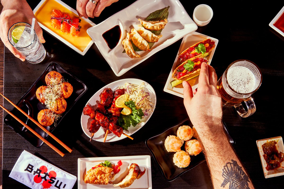 batsulive's tweet image. Can't choose what to get? Get a little bit of everything and share with the whole table! #sushi #gyoza #skewers